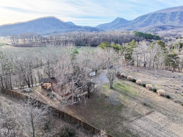 662 Lower Bogard Road, Newport, TN 37821