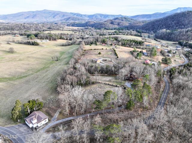 662 Lower Bogard Road, Newport, TN 37821