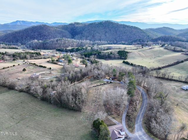 662 Lower Bogard Road, Newport, TN 37821