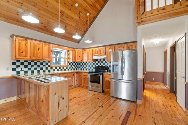 662 Lower Bogard Road, Newport, TN 37821