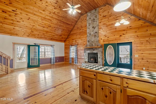 662 Lower Bogard Road, Newport, TN 37821