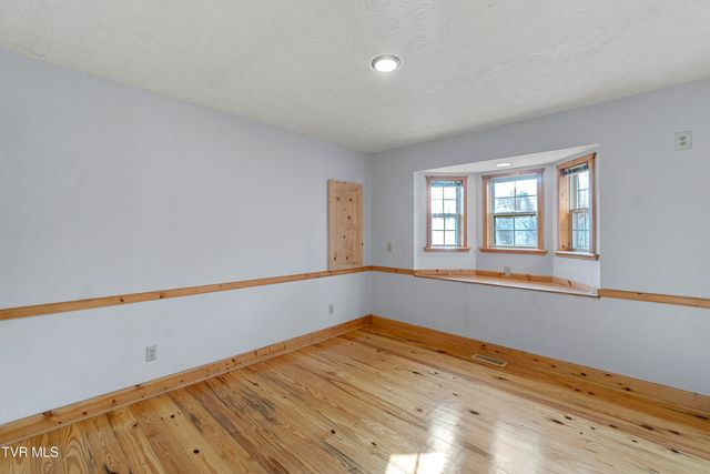 662 Lower Bogard Road, Newport, TN 37821