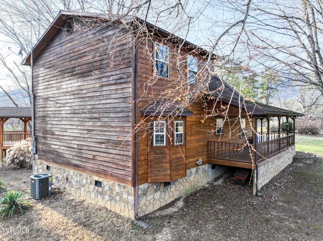 662 Lower Bogard Road, Newport, TN 37821