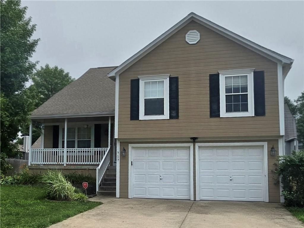 717 Canter Street, Raymore, MO 64083