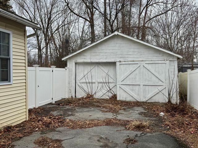 8 Lozier Place, Plattsburgh, NY 12901