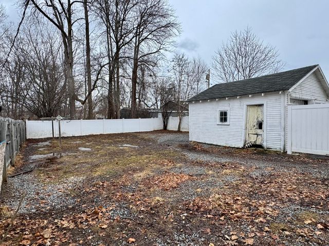 8 Lozier Place, Plattsburgh, NY 12901