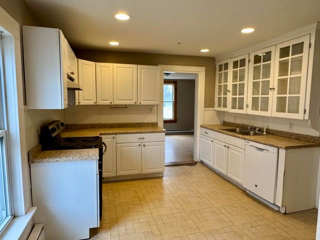 8 Lozier Place, Plattsburgh, NY 12901