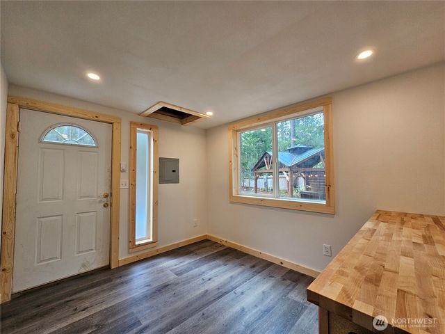 131 N Buckhorn Way, Hoodsport, WA 98548