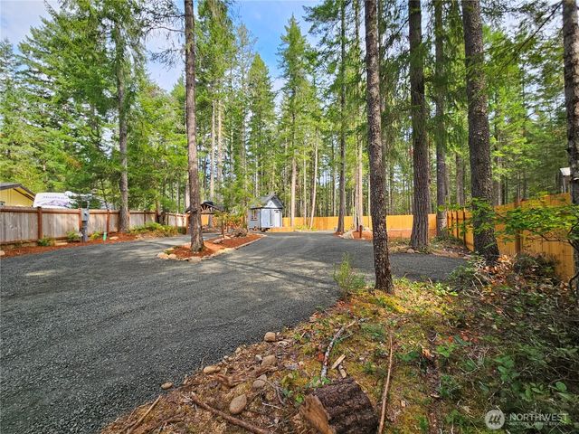 131 N Buckhorn Way, Hoodsport, WA 98548