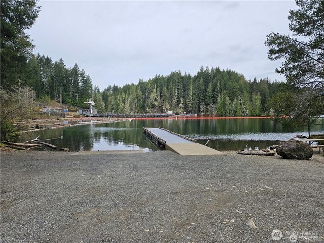 131 N Buckhorn Way, Hoodsport, WA 98548