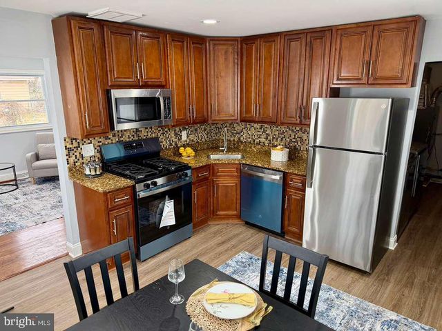 828 CLOVIS AVE, Capitol Heights, MD 20743