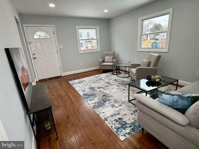 828 CLOVIS AVE, Capitol Heights, MD 20743