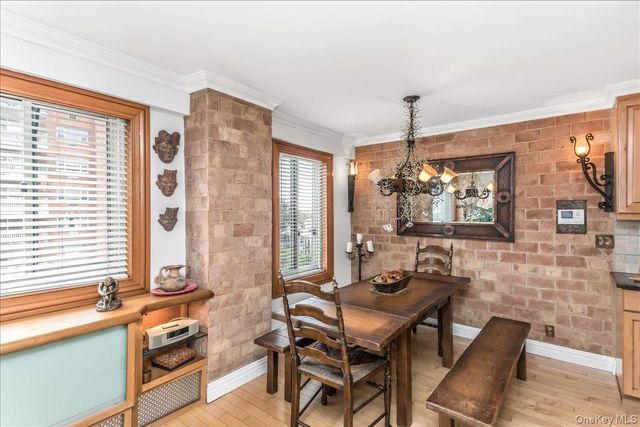 3965 52nd St Apt 8k, Woodside, NY 11377
