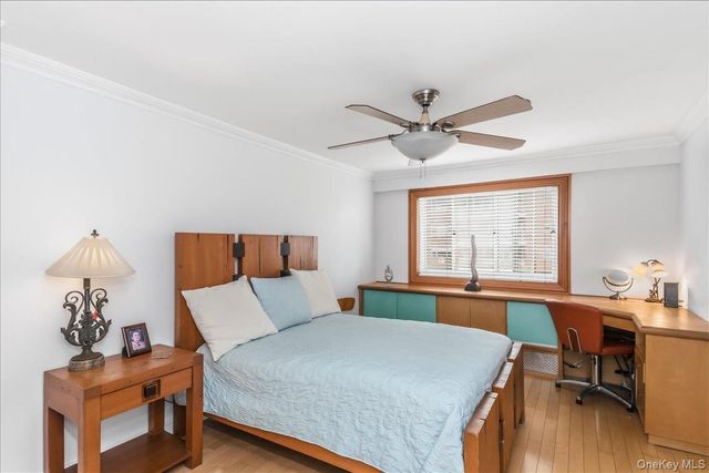 3965 52nd St Apt 8k, Woodside, NY 11377