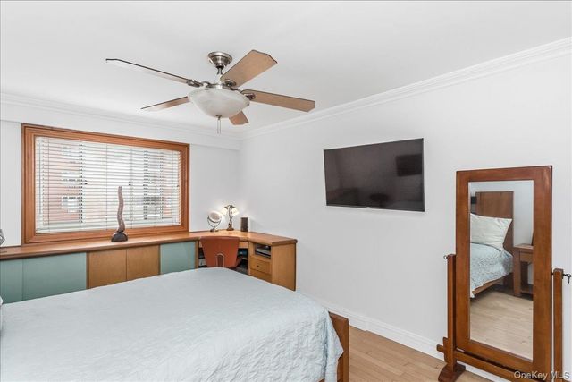 3965 52nd St Apt 8k, Woodside, NY 11377