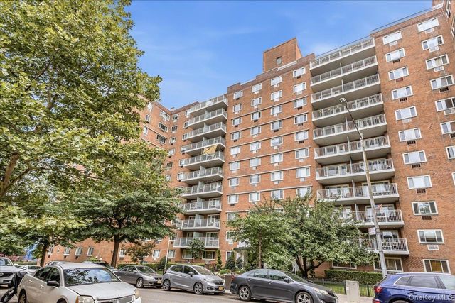 3965 52nd St Apt 8k, Woodside, NY 11377