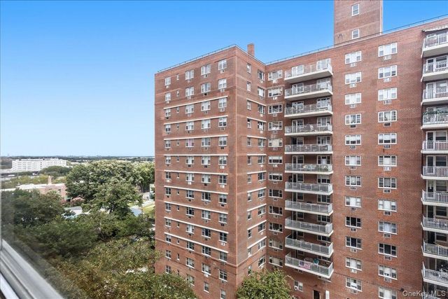 3965 52nd St Apt 8k, Woodside, NY 11377