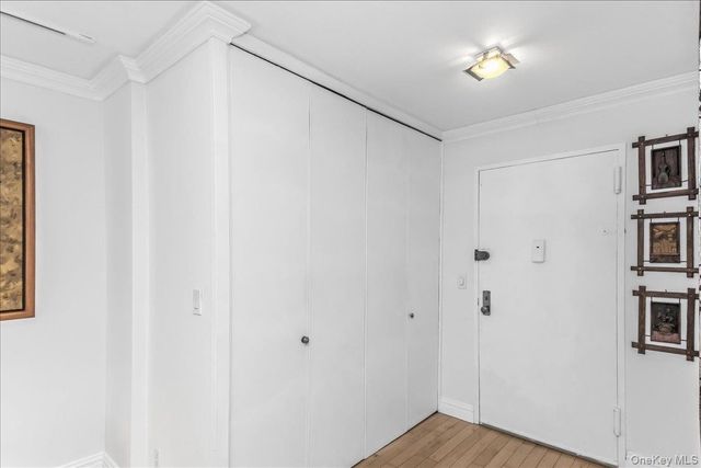 3965 52nd St Apt 8k, Woodside, NY 11377