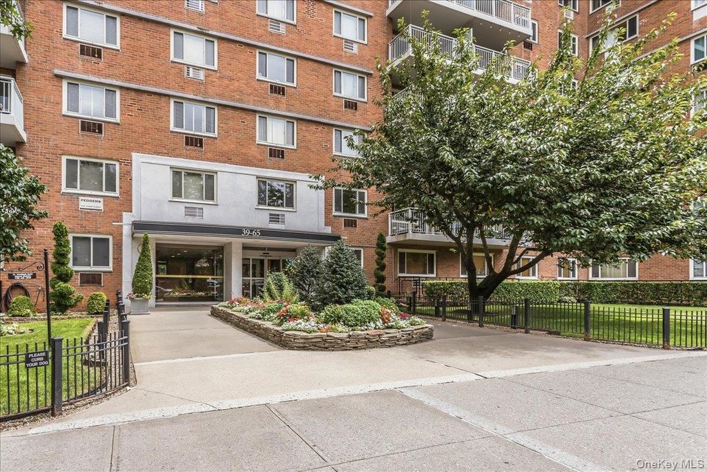 3965 52nd St Apt 8k, Woodside, NY 11377