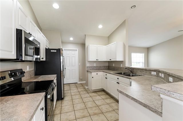 1141 SW 6th TER, Cape Coral, FL 33991