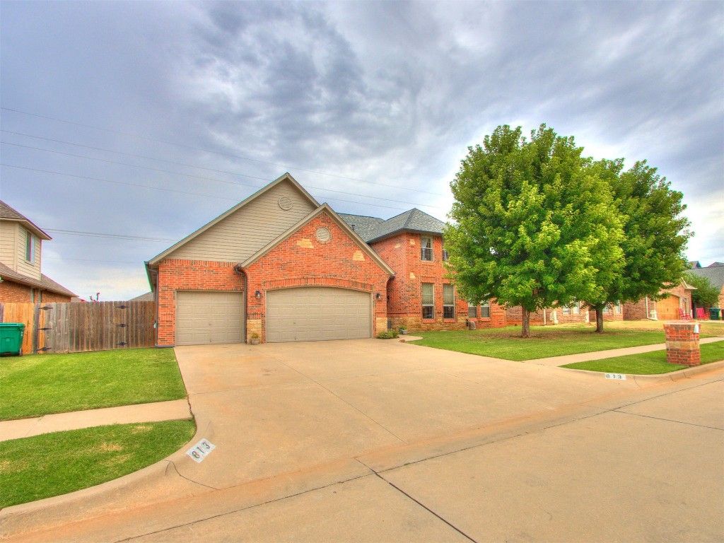 813 Justin Drive, Yukon, OK 73099