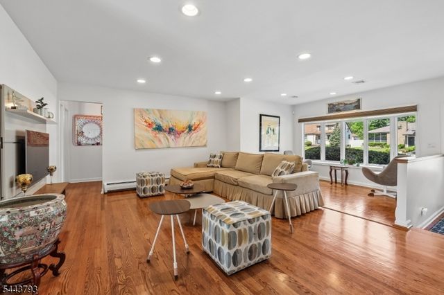 207 Stoughton Ave, Cranford Twp., NJ 07016