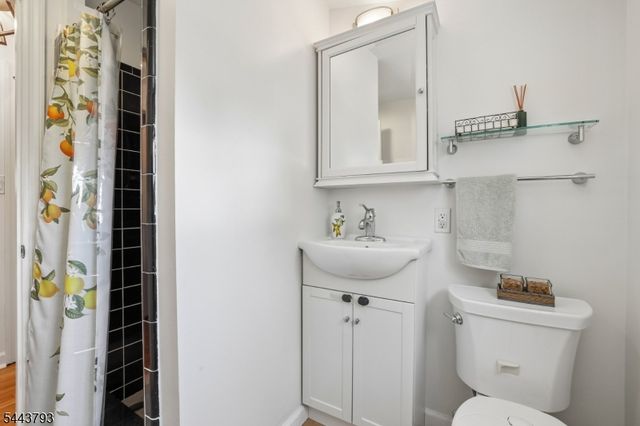 207 Stoughton Ave, Cranford Twp., NJ 07016
