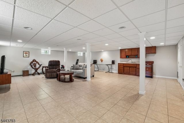 207 Stoughton Ave, Cranford Twp., NJ 07016