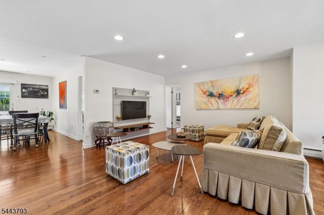 207 Stoughton Ave, Cranford Twp., NJ 07016