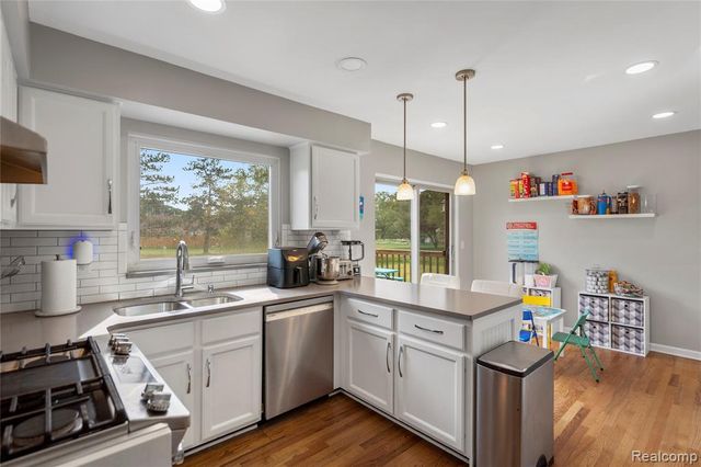 28615 Ryan Drive, Farmington Hills, MI 48336