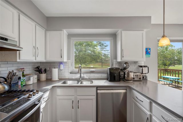 28615 Ryan Drive, Farmington Hills, MI 48336