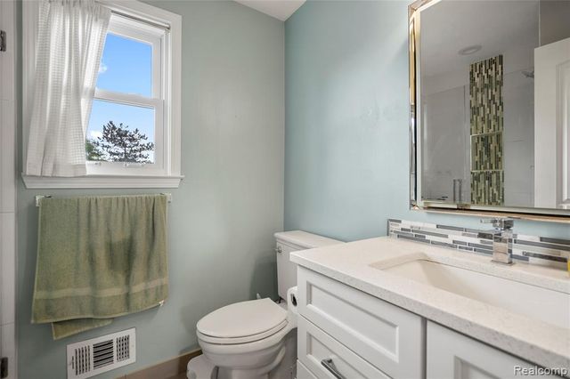 28615 Ryan Drive, Farmington Hills, MI 48336