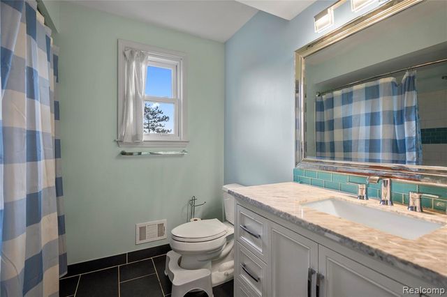 28615 Ryan Drive, Farmington Hills, MI 48336