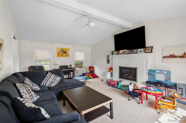 28615 Ryan Drive, Farmington Hills, MI 48336