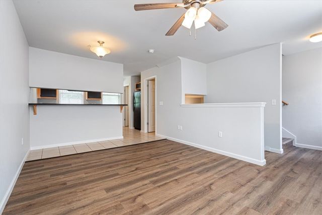 1865 N Scull Creek Drive, Fayetteville, AR 72703
