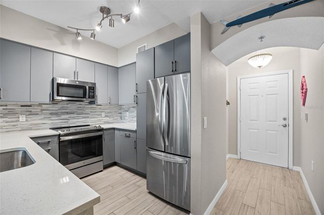 200 4TH AVENUE S 320, St Petersburg, FL 33701