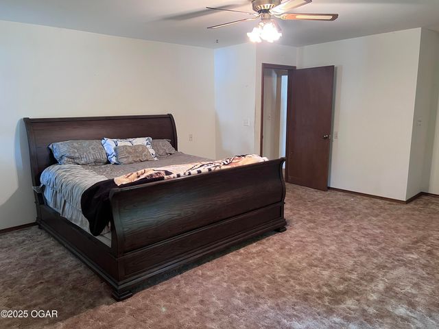 1005 E 13th Street, Carthage, MO 64836