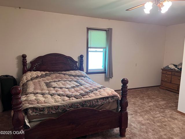 1005 E 13th Street, Carthage, MO 64836