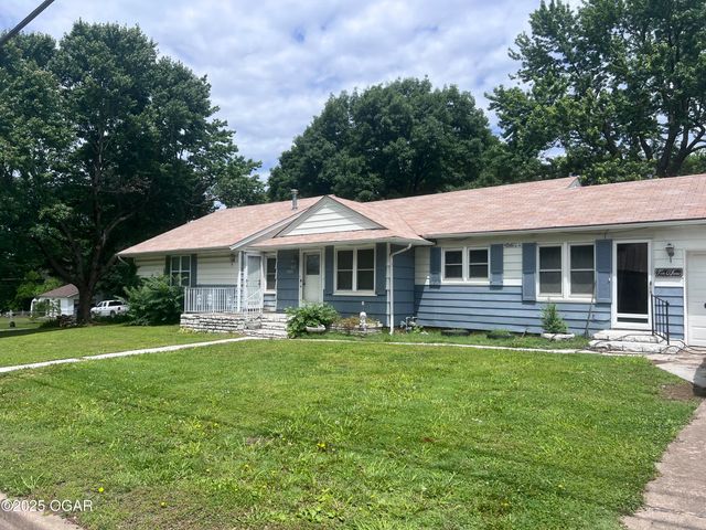 1005 E 13th Street, Carthage, MO 64836