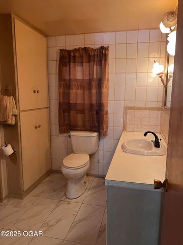 1005 E 13th Street, Carthage, MO 64836