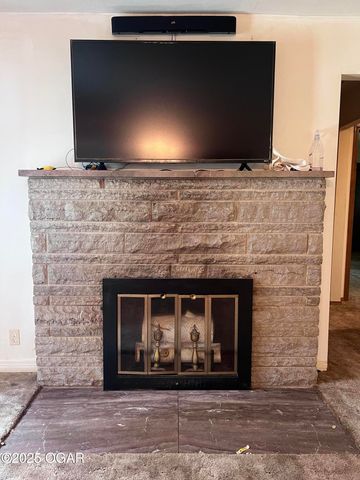 1005 E 13th Street, Carthage, MO 64836