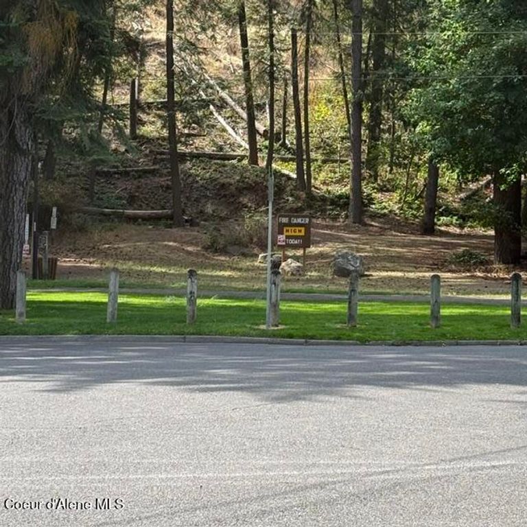 1007 E Mountain Ave, Coeur d'Alene, ID 83814 photo 4