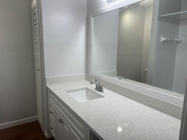 5550 N Braeswood Boulevard 70, Houston, TX 77096