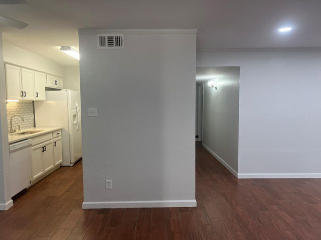 5550 N Braeswood Boulevard 70, Houston, TX 77096