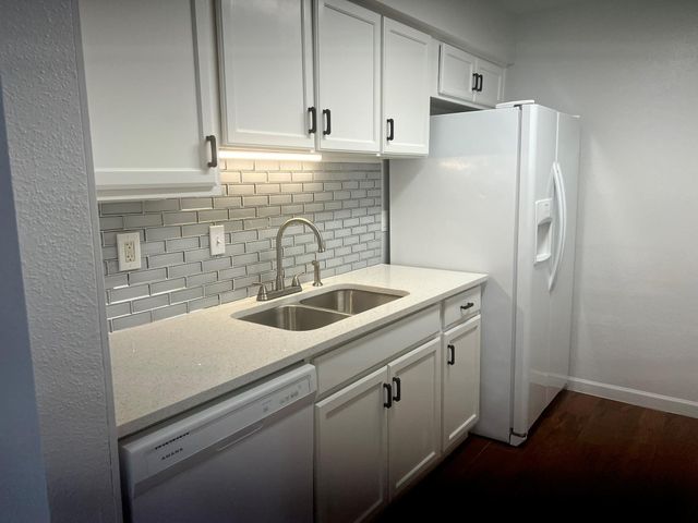 5550 N Braeswood Boulevard 70, Houston, TX 77096