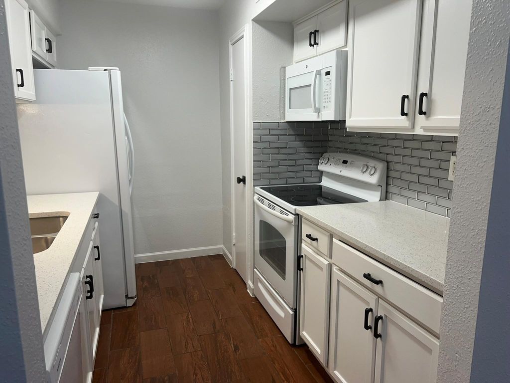 5550 N Braeswood Boulevard 70, Houston, TX 77096
