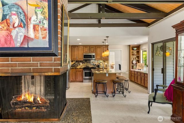 11186 Blue Pond Place NE, Bainbridge Island, WA 98110