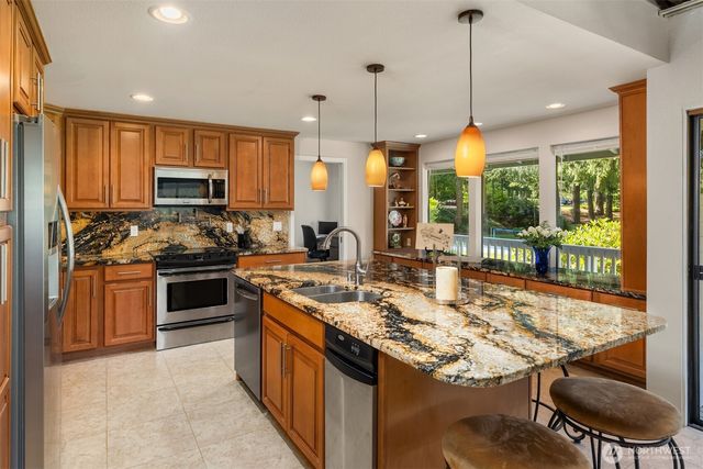 11186 Blue Pond Place NE, Bainbridge Island, WA 98110