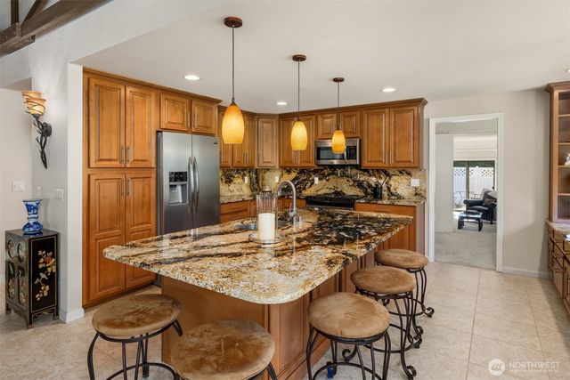 11186 Blue Pond Place NE, Bainbridge Island, WA 98110