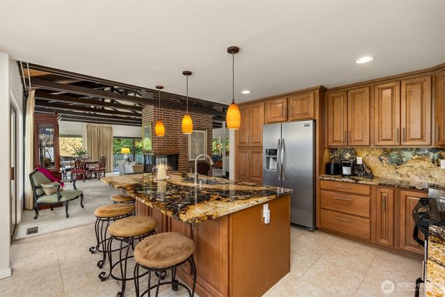11186 Blue Pond Place NE, Bainbridge Island, WA 98110